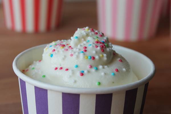 Homemade Frozen Yogurt (Without Machine)